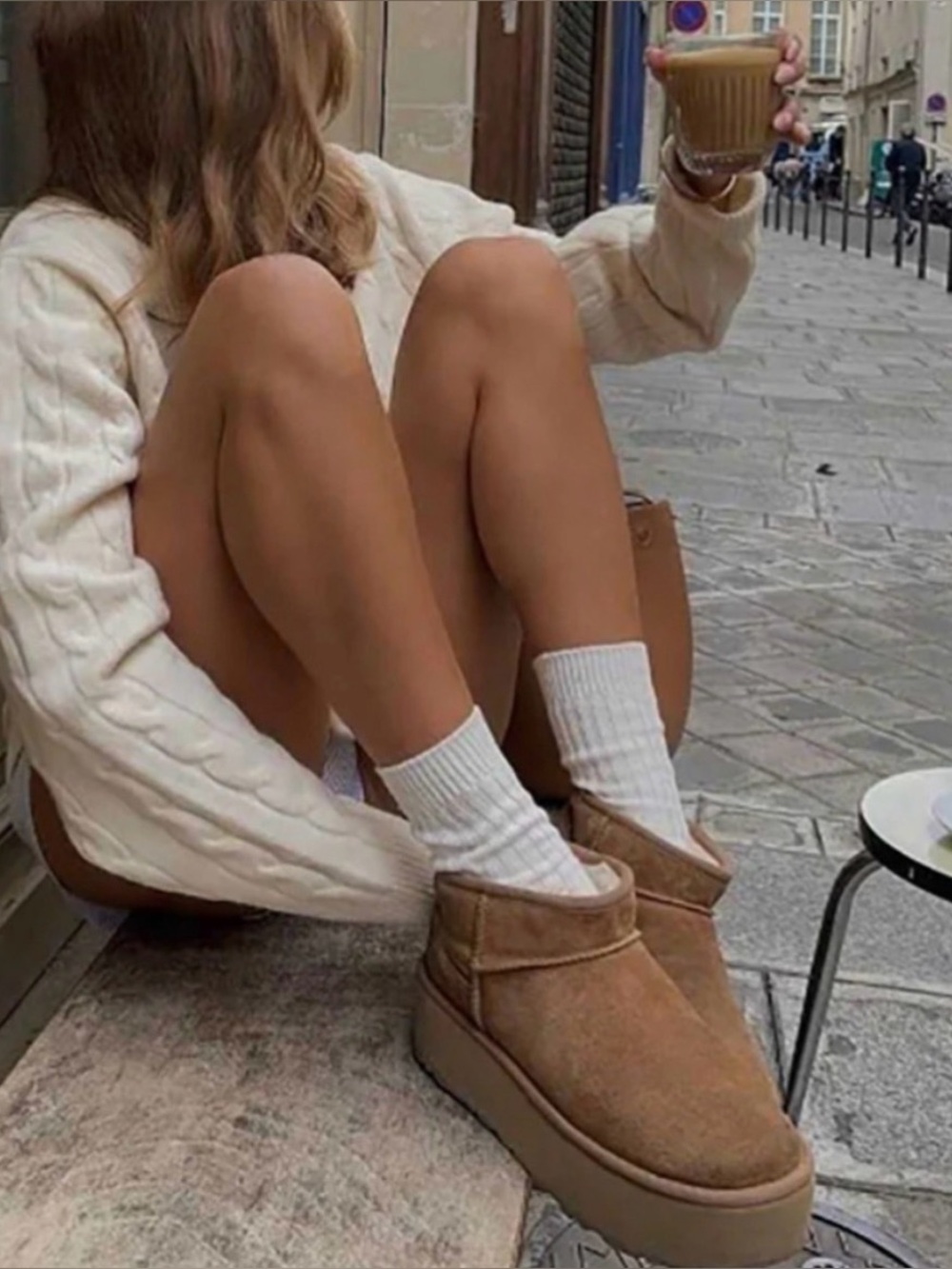 UGG Classic Ultra Mini Platform Boots – Size 7 🤎